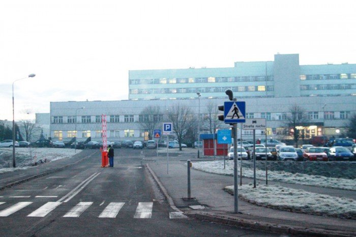 czytelnicy-karetkom-trudniej-wyjechac-ze-szpitala-foto-50058