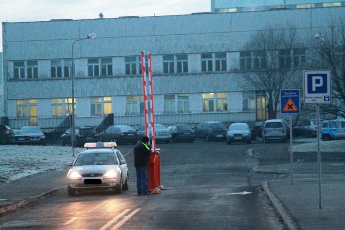 czytelnicy-karetkom-trudniej-wyjechac-ze-szpitala-foto-50058