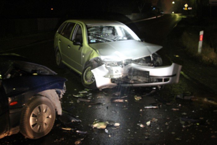 wypadek-w-jezowie-sudeckim-piec-osob-w-szpitalu-foto-50070
