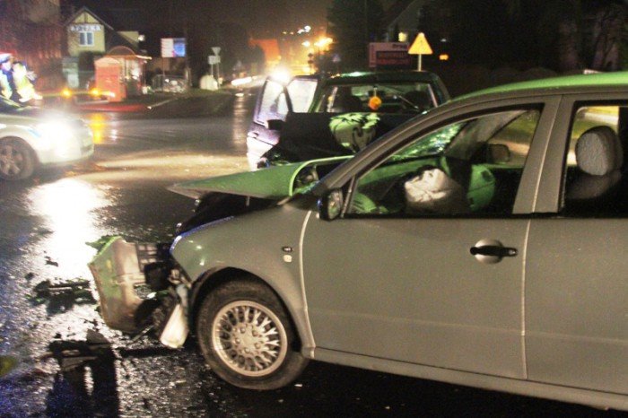 wypadek-w-jezowie-sudeckim-piec-osob-w-szpitalu-foto-50070