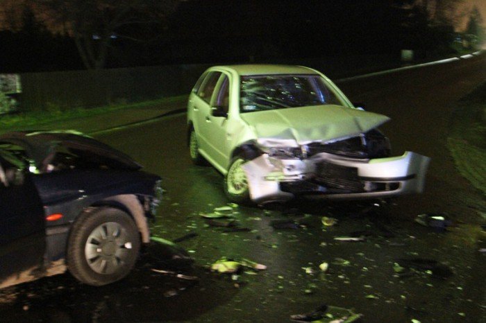 wypadek-w-jezowie-sudeckim-piec-osob-w-szpitalu-foto-50070