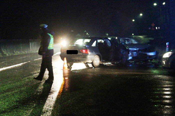 wypadek-w-jezowie-sudeckim-piec-osob-w-szpitalu-foto-50070