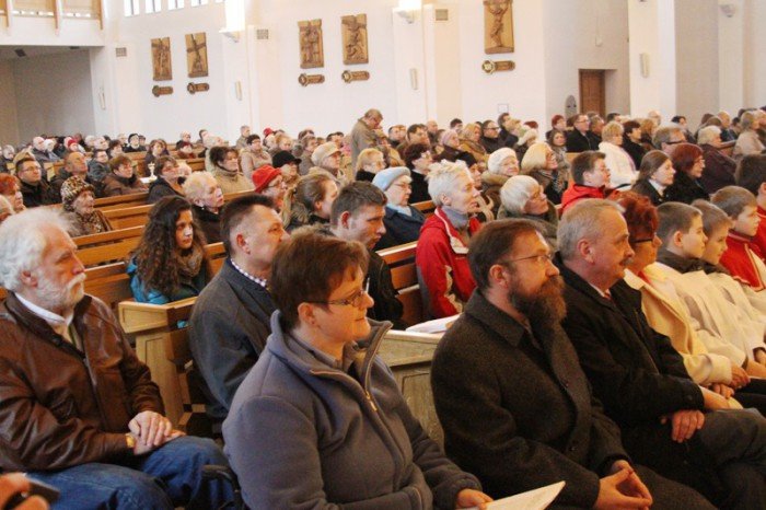 integracyjne-spotkanie-opatkowe-w-swiatyni-foto-50111