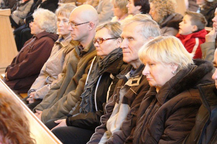 integracyjne-spotkanie-opatkowe-w-swiatyni-foto-50111