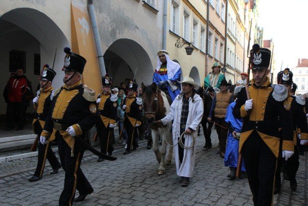 orszak-trzech-kroli-przeszed-ulicami-miasta-foto-50118