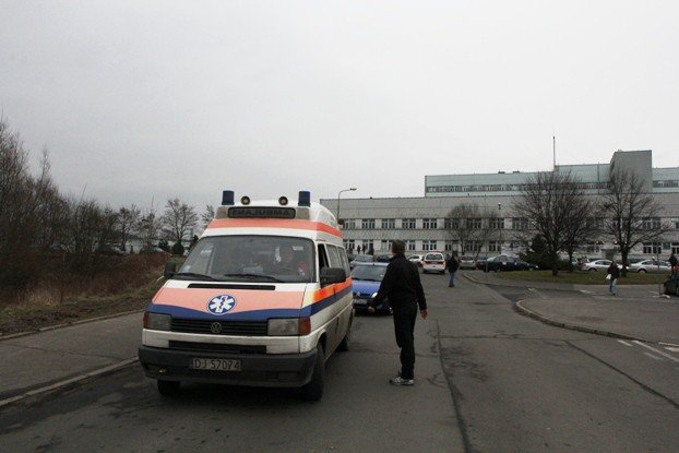 kolejny-konflikt-na-szpitalnym-patnym-parkingu-foto-50260
