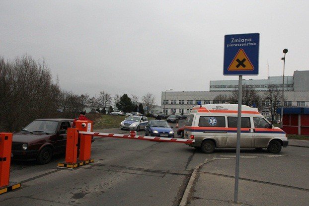kolejny-konflikt-na-szpitalnym-patnym-parkingu-foto-50260