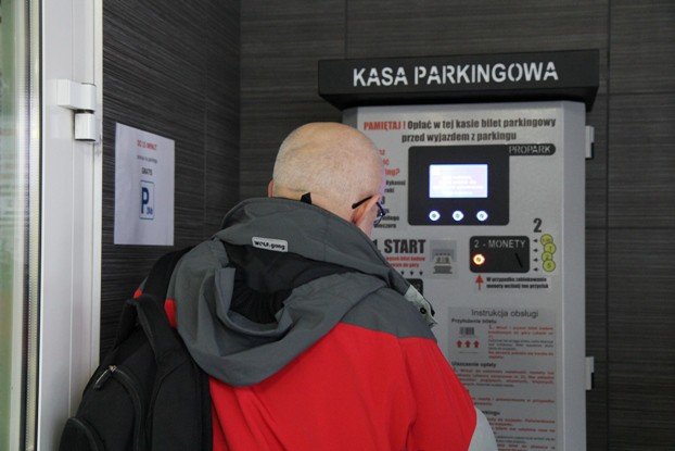 kolejny-konflikt-na-szpitalnym-patnym-parkingu-foto-50260