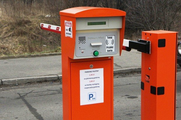kolejny-konflikt-na-szpitalnym-patnym-parkingu-foto-50260