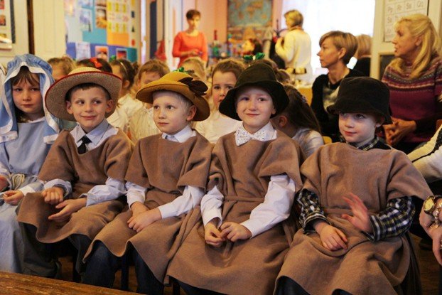 mali-kolednicy-na-wielkim-przegladzie-foto-50279