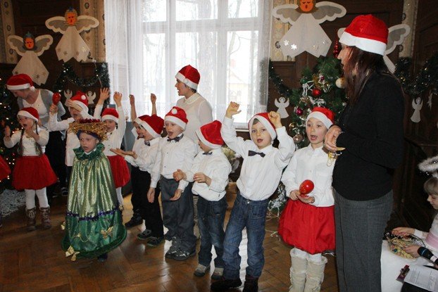 mali-kolednicy-na-wielkim-przegladzie-foto-50279