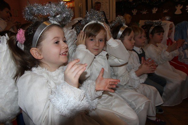 mali-kolednicy-na-wielkim-przegladzie-foto-50279
