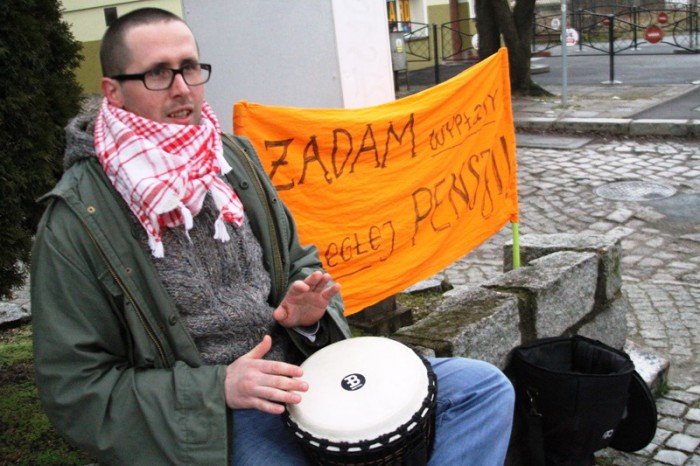 protest-na-bebnie-pod-hotelem-fenix-foto-50316