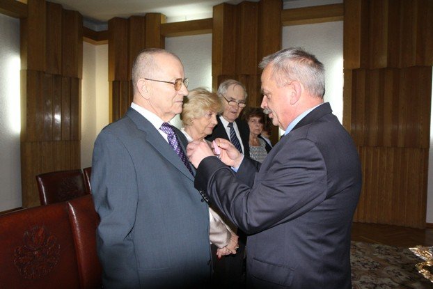 przezyli-z-soba-tyle-lat-piekne-jubileusze-w-ratuszu-foto-50363