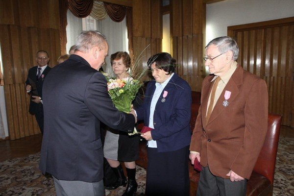 przezyli-z-soba-tyle-lat-piekne-jubileusze-w-ratuszu-foto-50363