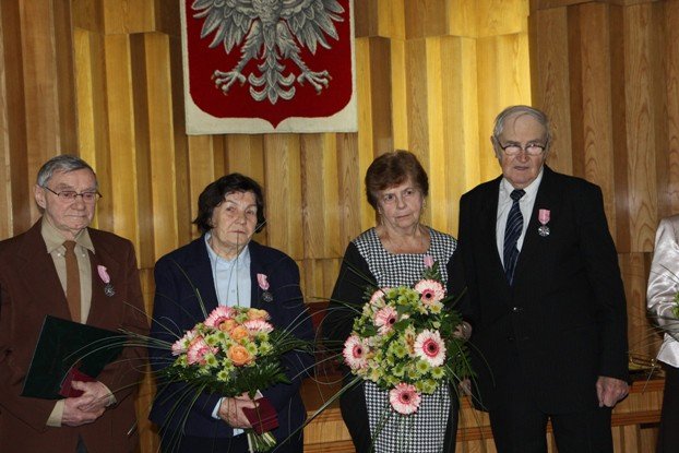 przezyli-z-soba-tyle-lat-piekne-jubileusze-w-ratuszu-foto-50363