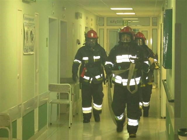 strazacy-w-szpitalu-to-tylko-cwiczenia-foto-50370