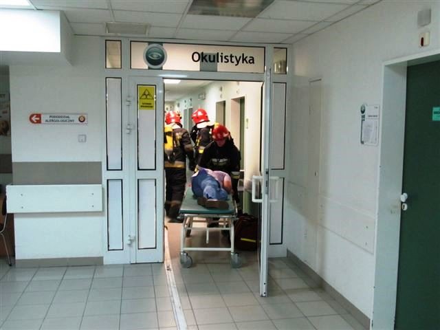 strazacy-w-szpitalu-to-tylko-cwiczenia-foto-50370