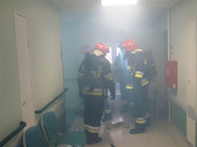 strazacy-w-szpitalu-to-tylko-cwiczenia-foto-50370