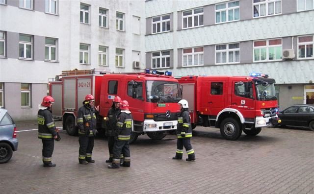 strazacy-w-szpitalu-to-tylko-cwiczenia-foto-50370