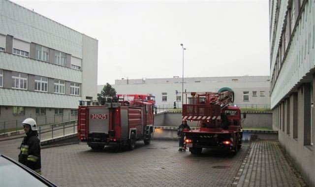 strazacy-w-szpitalu-to-tylko-cwiczenia-foto-50370