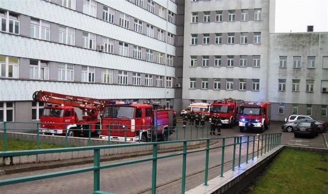 strazacy-w-szpitalu-to-tylko-cwiczenia-foto-50370