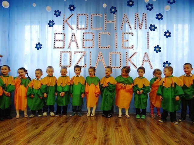 wzruszajace-wystepy-dla-babci-i-dziadkow-w-sobieszowie-foto-50418