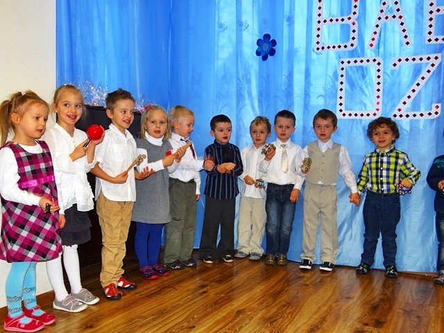 wzruszajace-wystepy-dla-babci-i-dziadkow-w-sobieszowie-foto-50418