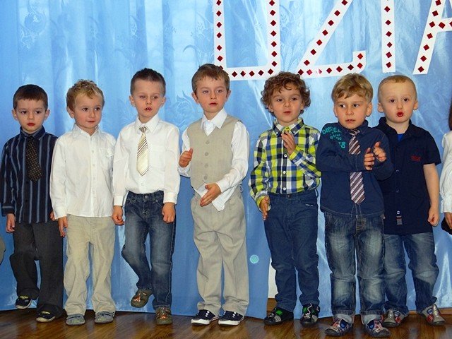 wzruszajace-wystepy-dla-babci-i-dziadkow-w-sobieszowie-foto-50418