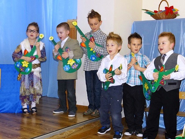 wzruszajace-wystepy-dla-babci-i-dziadkow-w-sobieszowie-foto-50418