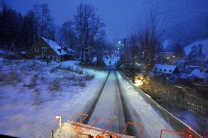 ludzie-sniegu-na-ulicach-foto-50431