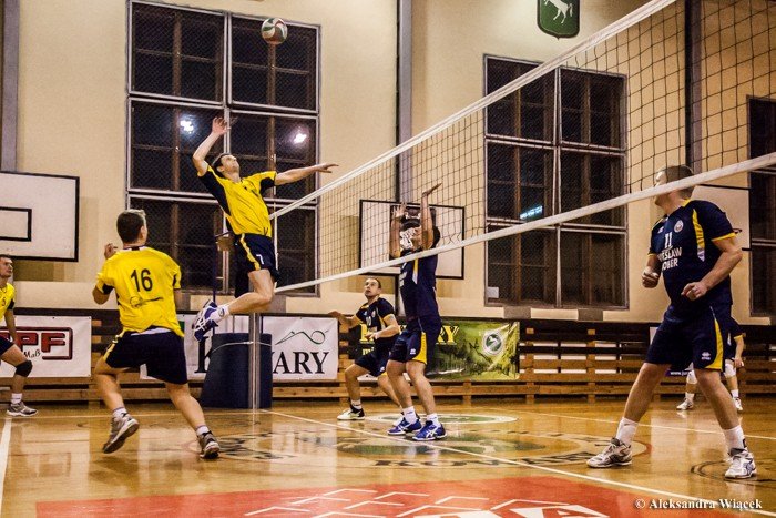 olimpia-przegrywa-w-trzech-setach-foto-50451