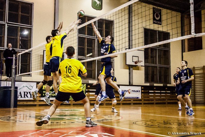 olimpia-przegrywa-w-trzech-setach-foto-50451