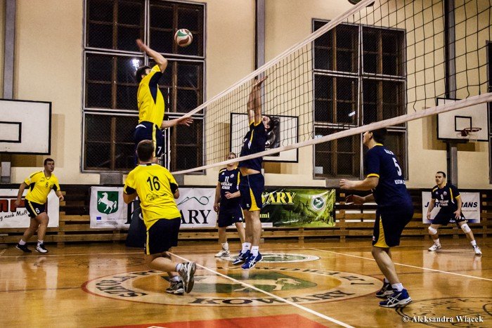 olimpia-przegrywa-w-trzech-setach-foto-50451
