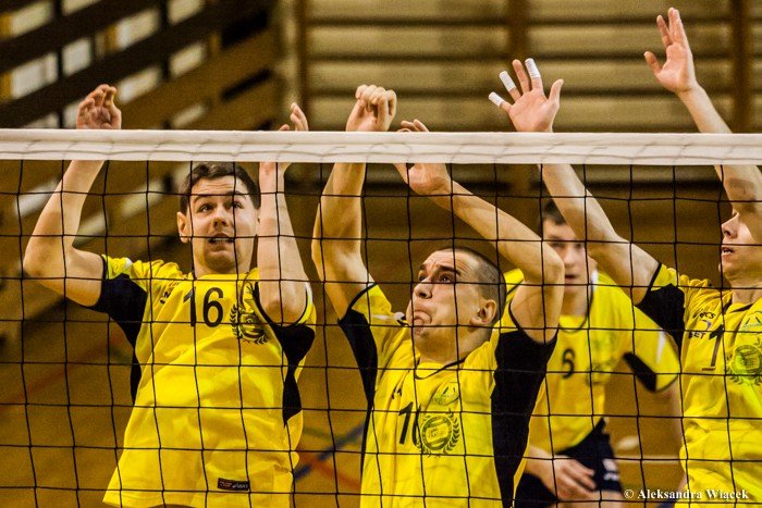 olimpia-przegrywa-w-trzech-setach-foto-50451