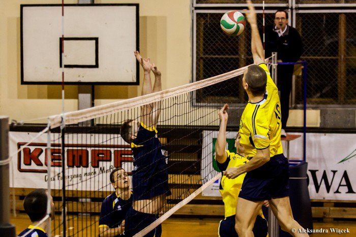 olimpia-przegrywa-w-trzech-setach-foto-50451