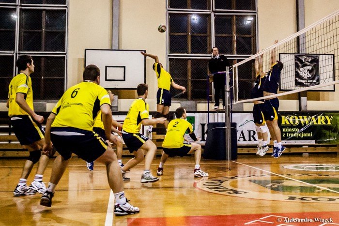olimpia-przegrywa-w-trzech-setach-foto-50451