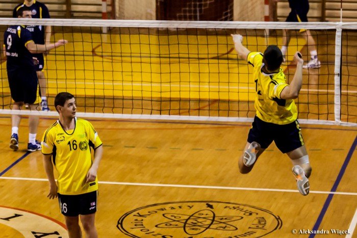 olimpia-przegrywa-w-trzech-setach-foto-50451