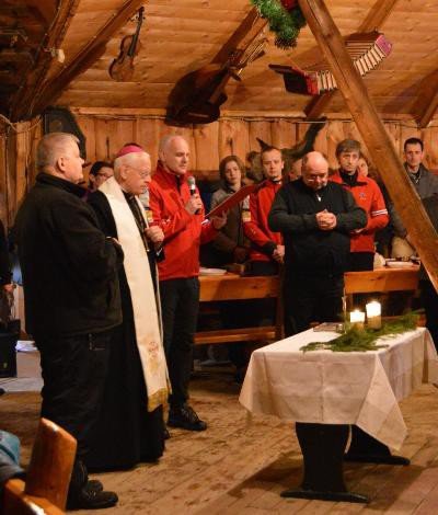 ludzie-gor-spotkali-sie-w-schronisku-kamienczyk-foto-50524
