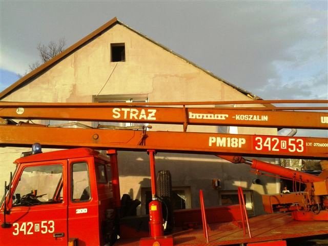 wichura-zniszczya-czesc-dachu-w-wojanowie-i-poamaa-drzewa-foto-50532