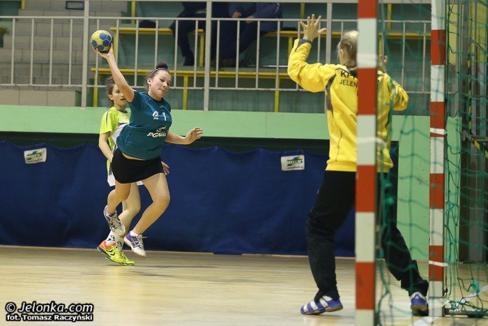 kpr-i-da-lekcje-modszym-kolezankom-foto-50565