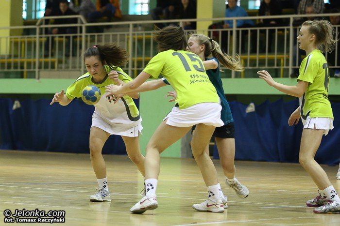 kpr-i-da-lekcje-modszym-kolezankom-foto-50565