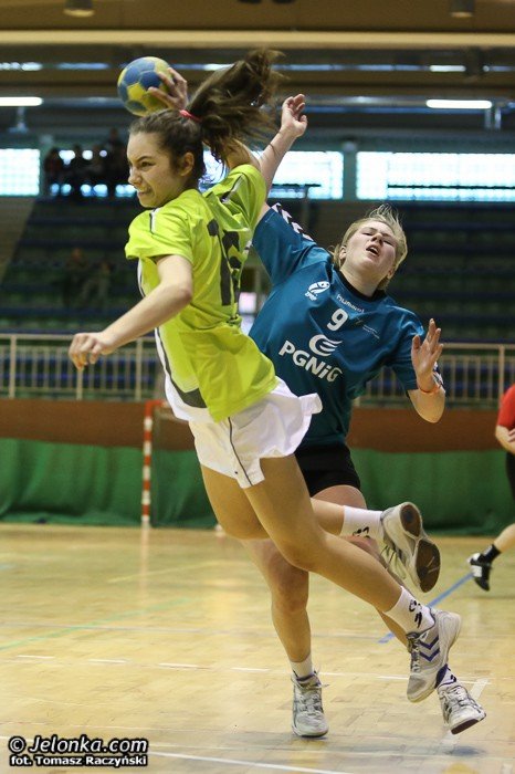 kpr-i-da-lekcje-modszym-kolezankom-foto-50565