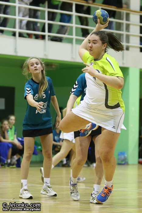 kpr-i-da-lekcje-modszym-kolezankom-foto-50565