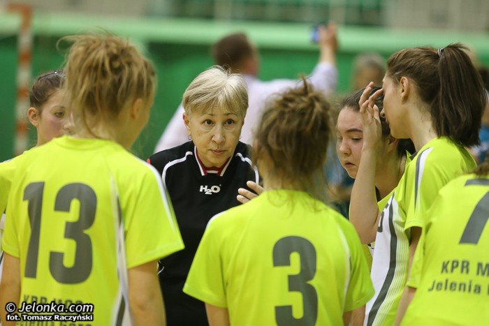 kpr-i-da-lekcje-modszym-kolezankom-foto-50565