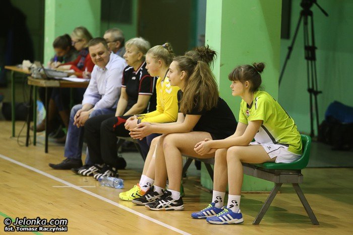kpr-i-da-lekcje-modszym-kolezankom-foto-50565