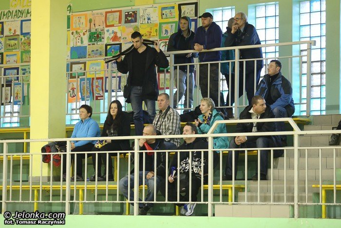 kpr-i-da-lekcje-modszym-kolezankom-foto-50565