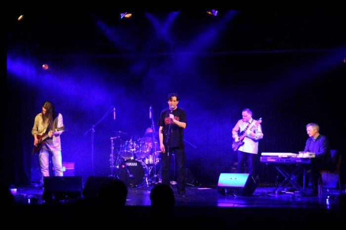 zagrali-muzyke-bez-zbednego-makijazu-foto-50570