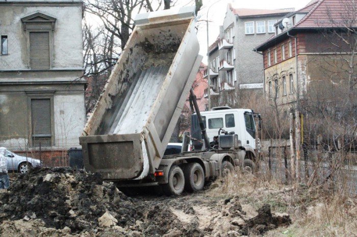 znika-wreszcie-wielka-dziura-w-centrum-miasta-foto-50638