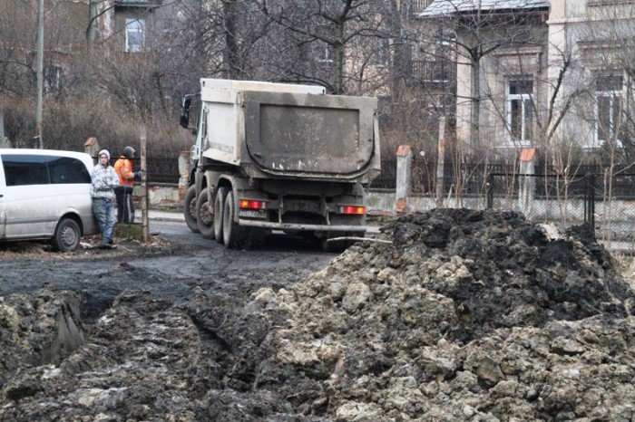 znika-wreszcie-wielka-dziura-w-centrum-miasta-foto-50638